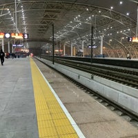 Photo taken at Wuxi East Railway Station by 切江 智. on 12/22/2019