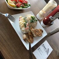 Das Foto wurde bei Karesi Cafe &amp;amp; Restaurant von Hüseyin A. am 5/20/2017 aufgenommen
