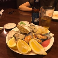 Foto scattata a Vegas Seafood Buffet da Sahra E. il 3/25/2017