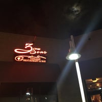 12/10/2016 tarihinde Matthew L.ziyaretçi tarafından 3 Sons Italian Restaurant and Bar'de çekilen fotoğraf