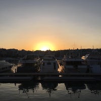 9/18/2017 tarihinde Stavros P.ziyaretçi tarafından Amsterdam Bar'de çekilen fotoğraf