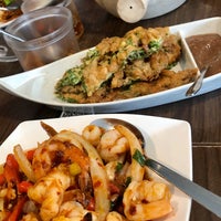 Foto scattata a E-Sarn Thai Cuisine da Tony V. il 10/23/2019