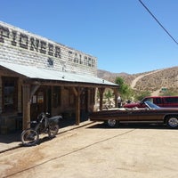 Foto tirada no(a) Pioneer Saloon Goodsprings, Nevada por Nat M. em 6/15/2013