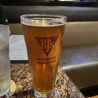 Photo taken at BJ&amp;#39;s Restaurant &amp;amp; Brewhouse by Sean L. on 10/23/2021