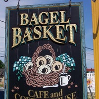 รูปภาพถ่ายที่ Bagel Basket โดย Bagel Basket เมื่อ 12/22/2013
