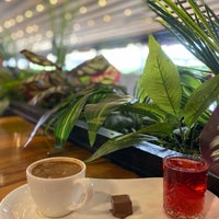 Foto diambil di Kahve 6 Cafe&amp;amp;Bistro oleh Adem pada 8/13/2022