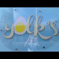 รูปภาพถ่ายที่ Yolk&amp;#39;s Breakfast โดย Marc S. เมื่อ 9/25/2012