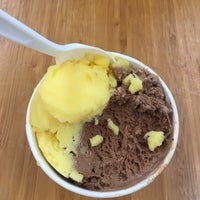 Foto tirada no(a) Bev&amp;#39;s Homemade Ice Cream por Cassio D. em 6/30/2017