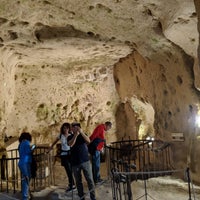 Das Foto wurde bei Storica Casa Grotta di Vico Solitario von CCC C. am 10/27/2019 aufgenommen
