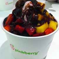 Photo taken at Pinkberry by Marina🐾 A. on 4/13/2013