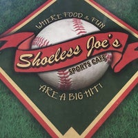 11/20/2015 tarihinde Deena D.ziyaretçi tarafından Shoeless Joe&amp;#39;s'de çekilen fotoğraf