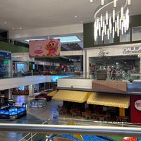 รูปภาพถ่ายที่ Cascadas Mall โดย Juan Diego S. เมื่อ 5/21/2023