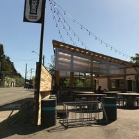 Photo taken at Ounces Taproom &amp;amp; Beer Garden by Ounces Taproom &amp;amp; Beer Garden on 5/29/2018