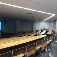 法政大学 多摩キャンパス 経済学部棟 College Academic Building In 町田