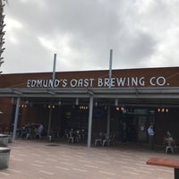 Photo taken at Edmund&amp;#39;s Oast Brewing Company by Jason C. on 1/11/2018