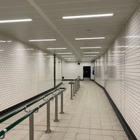 Photo taken at Knightsbridge London Underground Station by Mook han K. on 2/21/2023