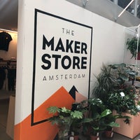 Photo taken at The Makerstore by Mook han K. on 6/20/2018
