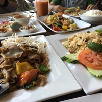 Photo taken at Red Onion Thai by Ricky S. on 2/7/2016