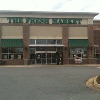 Foto tirada no(a) The Fresh Market por Kurmh em 11/21/2012