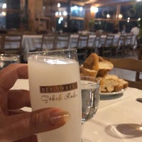 Das Foto wurde bei Acar Restaurant von Sevgi Ç. am 1/25/2023 aufgenommen
