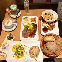 รูปภาพถ่ายที่ Café Central โดย noodles101 เมื่อ 11/17/2018
