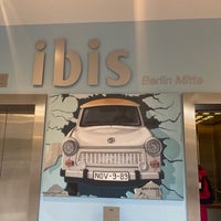Foto tirada no(a) ibis Berlin Mitte por noodles101 em 11/7/2019