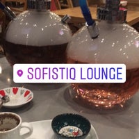 รูปภาพถ่ายที่ SoFıstıQ Lounge โดย Emre K. เมื่อ 5/3/2017