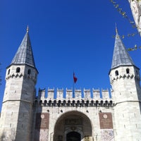 รูปภาพถ่ายที่ Topkapı Sarayı Müzesi โดย Burcu K. เมื่อ 4/27/2013
