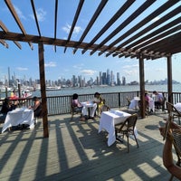 9/17/2022 tarihinde Rory A.ziyaretçi tarafından Molos Restaurant'de çekilen fotoğraf
