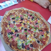 Photo taken at Domino&amp;#39;s Pizza by Büşraaa Y. on 12/16/2018
