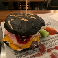 Photo taken at Burger Heroes by Patricio L. on 9/23/2019