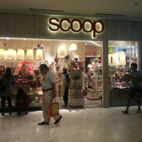 Photo taken at Scoop スクープ by Felicia F. on 11/15/2012