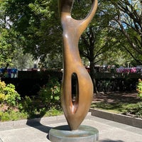 Photo taken at Sculpture Garden - Art Institute of Chicago by Alex C. on 10/1/2022