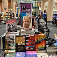 Photo taken at Barnes &amp;amp; Noble by Alex C. on 1/18/2023