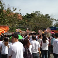 Photo taken at ลานกางเต้นท์ล่าง ธารน้ำร้อนบ่อคลึง by Amaya R. on 11/25/2012