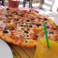 Photo taken at Pizza Italiana by Tanya Z. on 7/27/2013