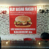 Foto tirada no(a) Kaldırım Fast Food por ahmet C. em 9/2/2013