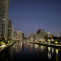 Photo taken at Rakusuibashi Bridge by 미스터리 on 12/7/2023