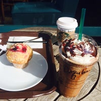 Photo taken at Starbucks by Oğul Doğukan K. on 5/10/2015