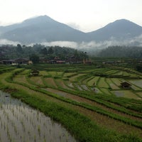 Photo taken at Warung Dhea Jatiluwih by Tommy R. on 1/16/2013