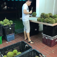 Photo taken at Melvin&amp;#39;s durian by Tieu-Linh T. on 7/8/2017