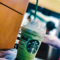 Photo taken at Starbucks by Ruvelyn E. on 5/12/2017