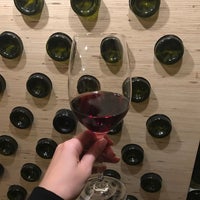 Снимок сделан в Vinsanto Wine Bar пользователем Katya 10/20/2018