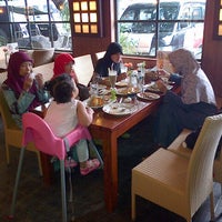 Photo taken at FaSafe Restaurant by Oyi K. on 5/19/2013