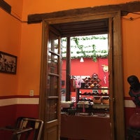 Foto diambil di Restaurante-Bar &amp;quot;La Casita&amp;quot; oleh Lau R. pada 5/7/2017