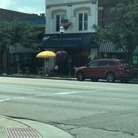 8/29/2021 tarihinde Roy G.ziyaretçi tarafından Cops &amp;amp; Doughnuts Bakery'de çekilen fotoğraf