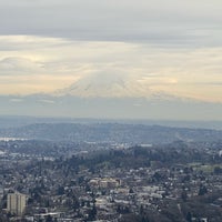 Photo taken at Columbia Center by Gany on 2/27/2023