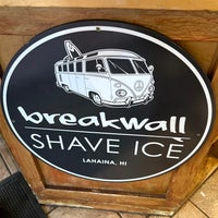 Photo taken at Breakwall Shave Ice Co. by Eddie O. on 11/7/2022
