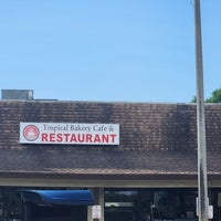 Foto tirada no(a) Tropical Bakery &amp;amp; Restaurant por Kelly em 5/11/2023