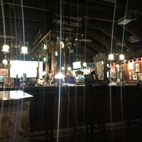Foto diambil di Sinnotts Bar oleh Jinan A. pada 6/19/2017